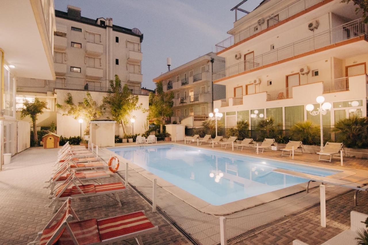 Hotel Beverly Rimini Exterior photo