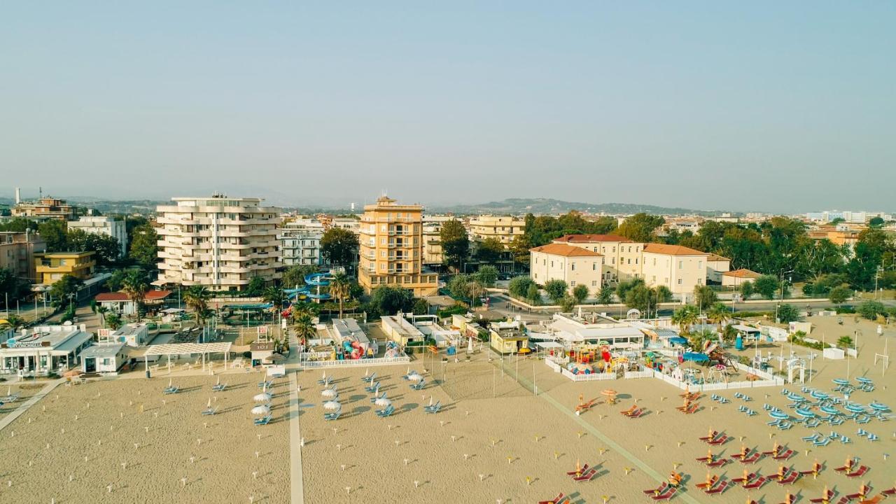 Hotel Beverly Rimini Exterior photo