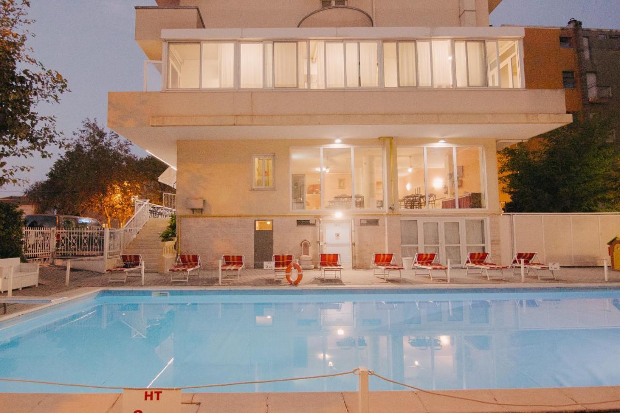 Hotel Beverly Rimini Exterior photo