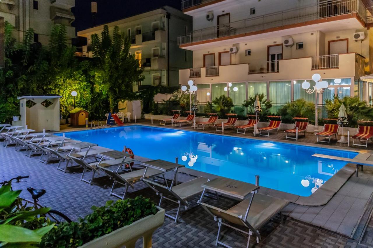 Hotel Beverly Rimini Exterior photo